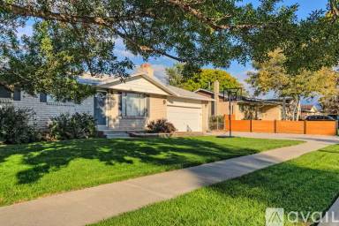 Main picture of 3246 W Royalwood Dr