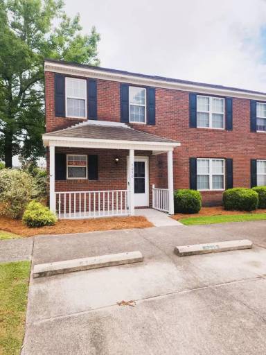 Main picture of 5050 Lampost Cir