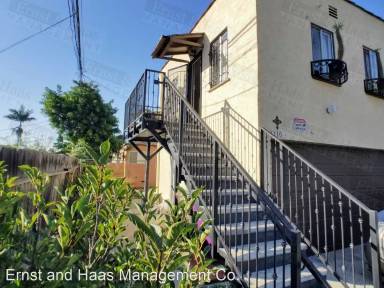 Main picture of 1110 E 59th St