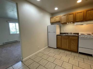 Main picture of 316 E College St