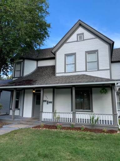 Main picture of 325 4th Ave E