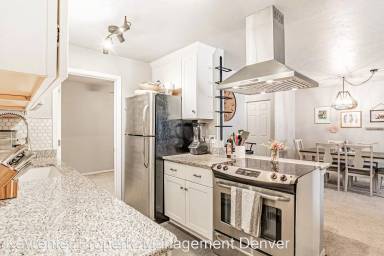 Main picture of 700 N Washington St