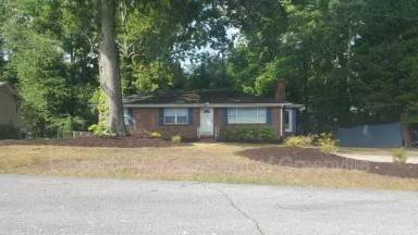 Main picture of 206 Azalea Ct