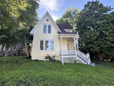 Main picture of 338 S Prospect St
