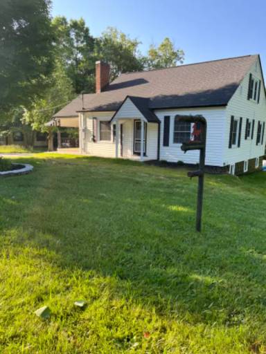 Main picture of 4 Green Acres Dr
