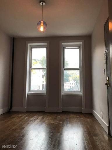 Main picture of 282 Macdougal St
