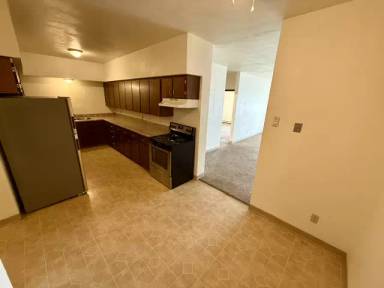 Main picture of 225 W Lincoln Ave