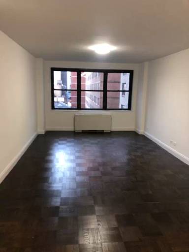 Main picture of 5 W 19th St