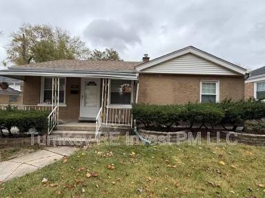 Main picture of 1521 N Wolf Rd