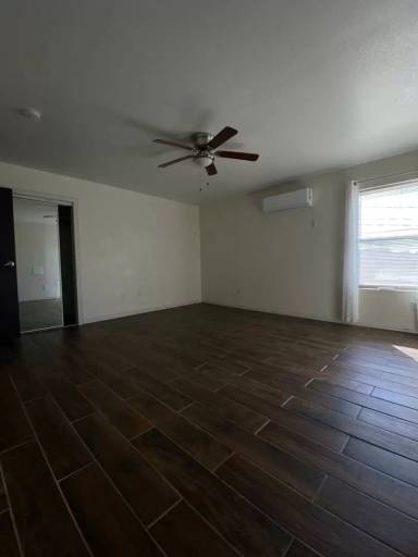 Main picture of 2113 N Campbell St