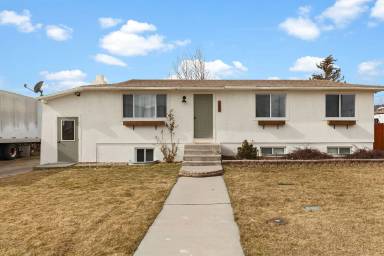 Main picture of 150 S 400 E