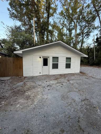 Main picture of 3501 Wilcox Blvd