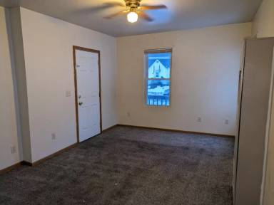 Main picture of 1032 E Walnut St