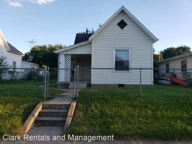 Main picture of 1111 W 3rd St