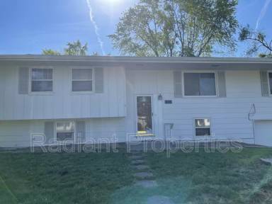 Main picture of 3111 E 38th St