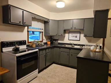 Main picture of 698 W Hudson St