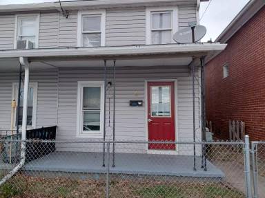 Main picture of 6 W First St