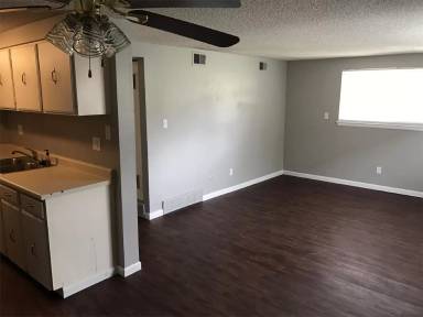 Main picture of 190 E Highline Cir
