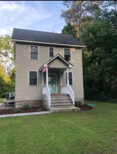 Main picture of 110 Holly Ct