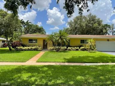 Main picture of 361 SW 60th Ave