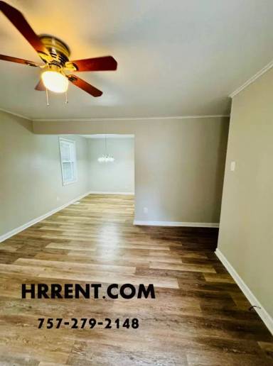 Main picture of 604 Sedgefield Dr