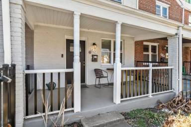 Main picture of 434 19th St NE
