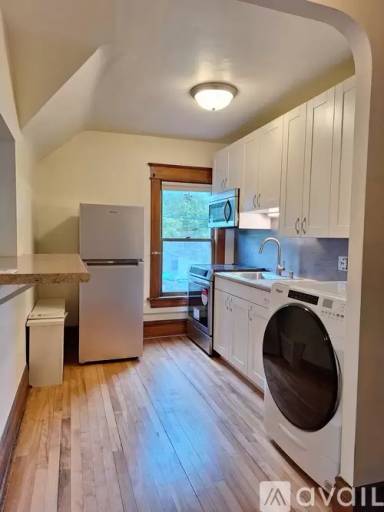 Main picture of 384 Hall Ave