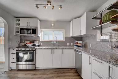 Main picture of 2770 W Irvington Pl