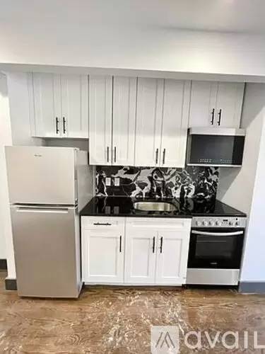Main picture of 2109 Regent Pl