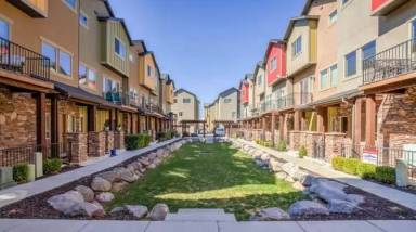 Main picture of 3744 S Prairiewood Dr