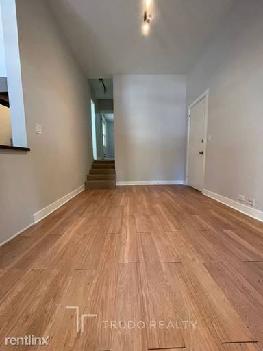 Main picture of 511 W Belmont Ave