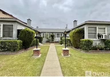 Main picture of 1404 W Victory Blvd