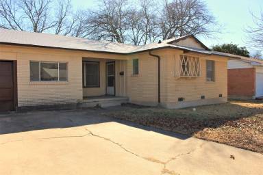 Main picture of 712 Alexander St