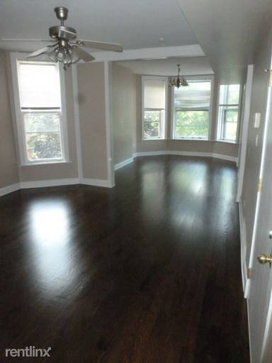 Main picture of 3755 N Sheffield Ave