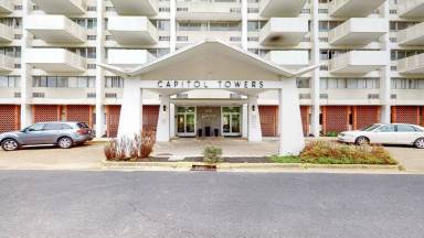 Main picture of Capitol Towers