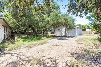Main picture of 560 Private Road 1515