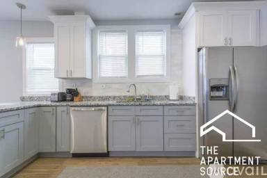 Main picture of 3313 N Karlov Ave