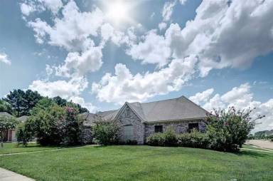 Main picture of 114 Weldon Dr