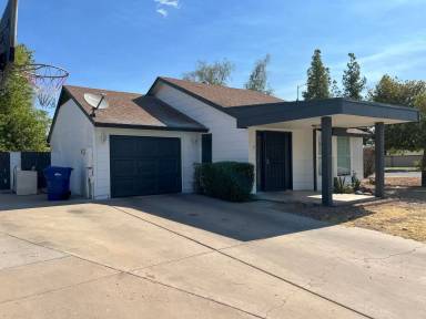 Main picture of 1562 N Horne