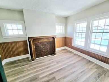 Main picture of 1110 W 5th St