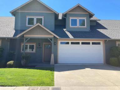Main picture of 806 SW Kinsington Ct