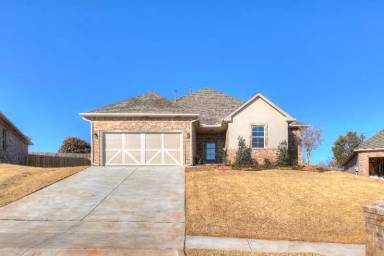 Main picture of 2901 Tranquilo Ln