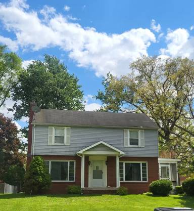 Main picture of 909 Wallace Ave