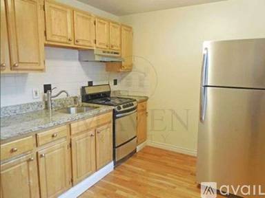 Main picture of 13 Pine St