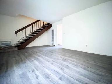 Main picture of 1076 W Pine St