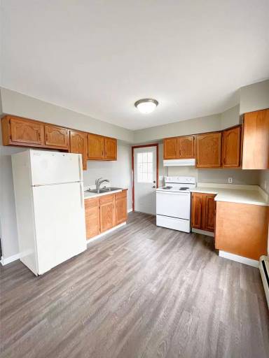 Main picture of 424 1/2 S Market St
