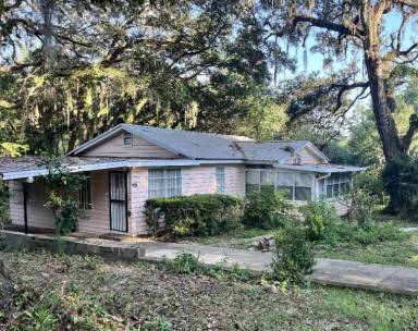 Main picture of 1315 Southwood Plantation Rd