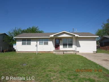 Main picture of 713 SE Sullivan Dr