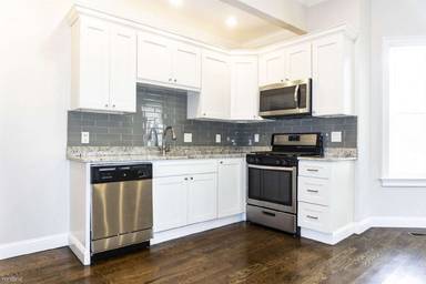 Main picture of 19 Perrin St