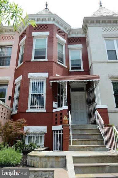 Main picture of 3025 11th St NW